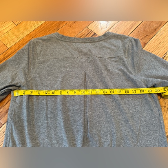 Lululemon Women’s Pleated Back Crew Neck Soft Sweatshirt Gray Size M? READ - Picture 13 of 13